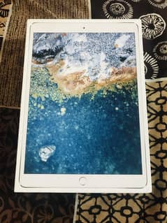 Apple iPad Pro 10.5 (64GB, WiFi + Cellular) - Mint Condition