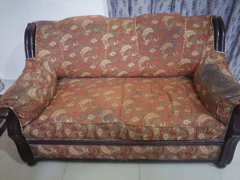 Used good condition Sofas 7 seater 2