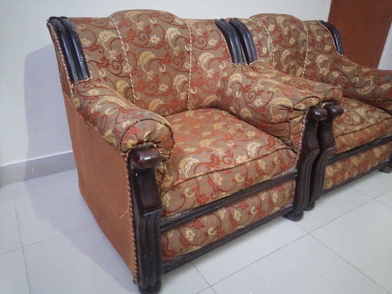 Used good condition Sofas 7 seater 6