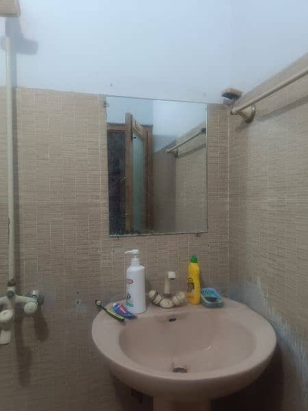 SEPARATE ROOM FOR RENT NEAR LYALLPUR GALLERIA  CANAL ROAD FSD 0