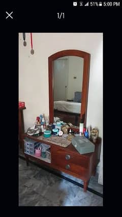 Wooden mirror dressing table 0