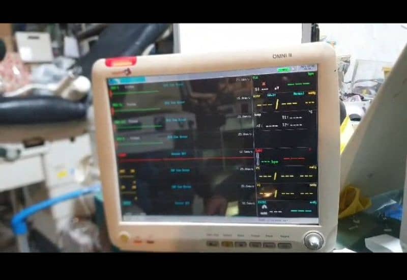 Cardiac Monitor Stock / ECG Machine / Ultrasound Machine 3