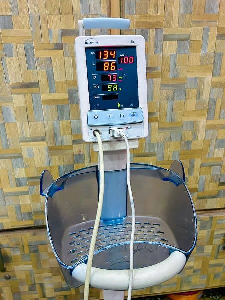 Cardiac Monitor Stock / ECG Machine / Ultrasound Machine 5