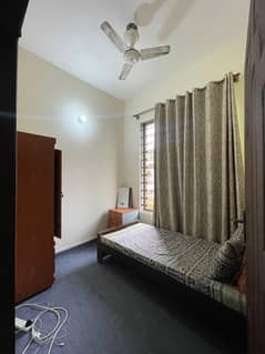 Furnish room available in G11/3 for Lady only