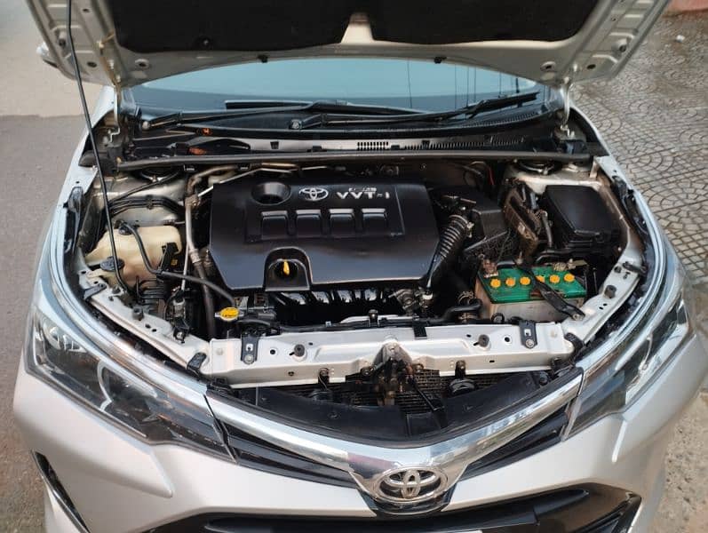 Toyota corolla 2017 ALTIS 13