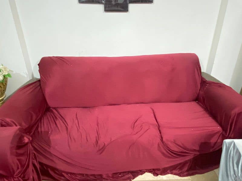 5 seter sofa set buy and use 4