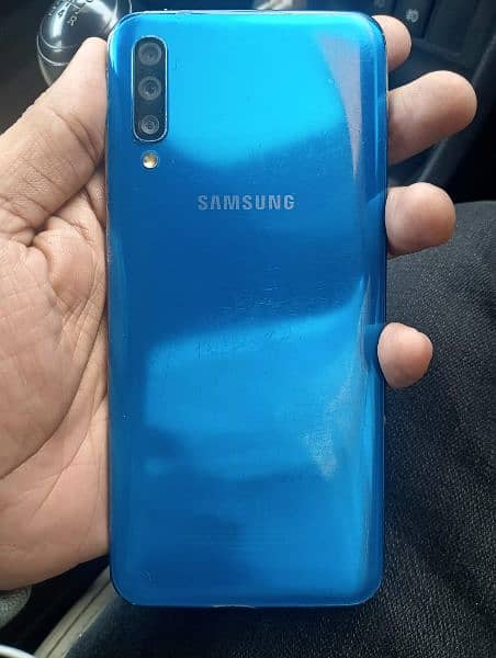 Samsung Galaxy a50 1