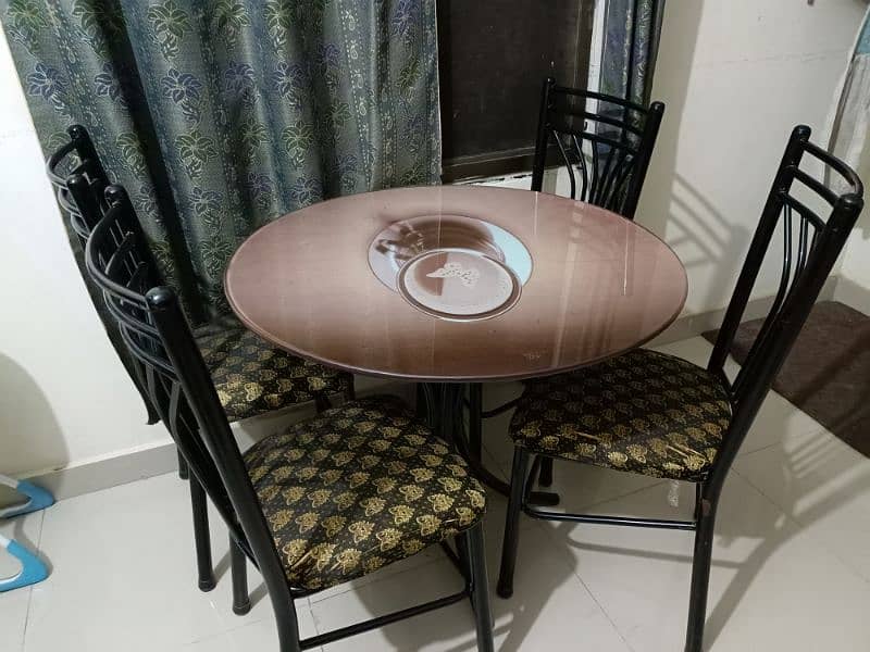 4 seat dinning table 0