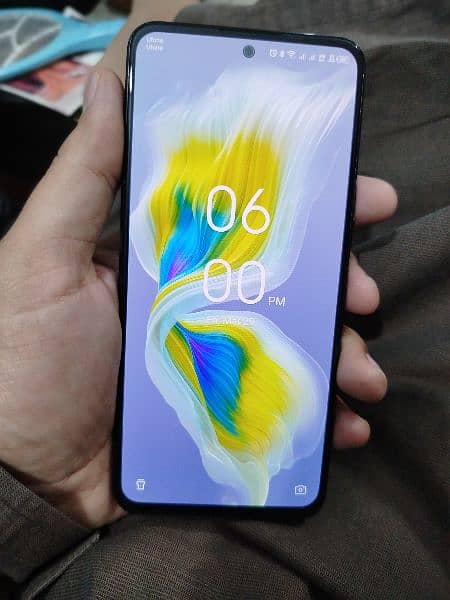 Tecno Camon 18 Premier 4