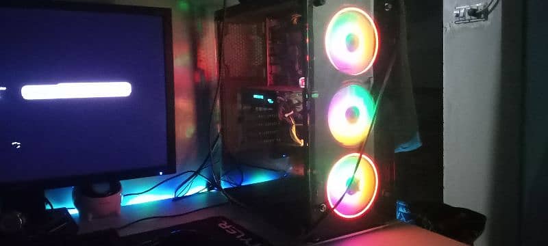 RGB Gaming PC Case (Xigmatek) 4