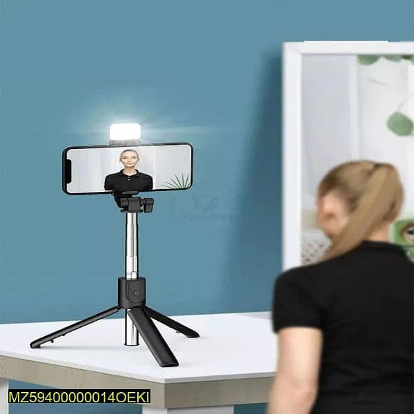 Selfie Stick with LED Light Mini Tripod Stand 1