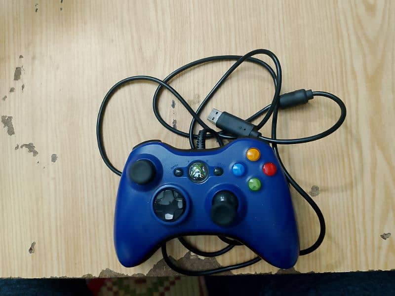 Xbox 360 wired controller 0