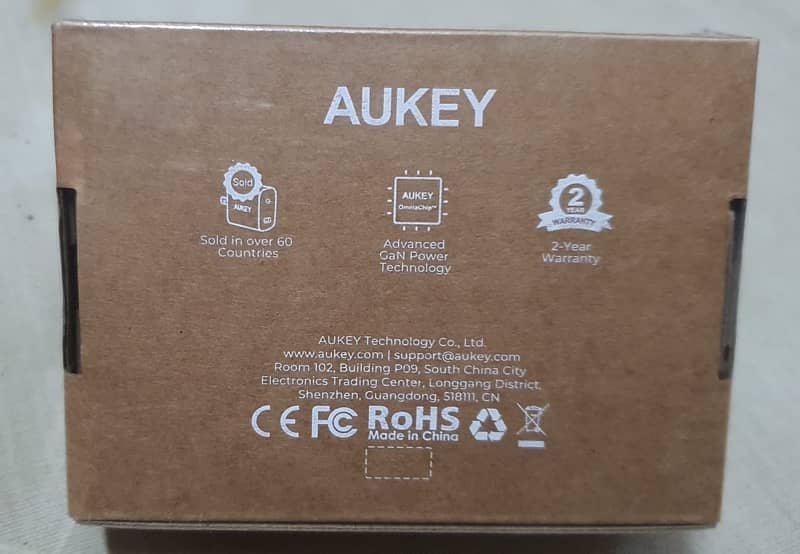 Aukey 61W PD charger 2
