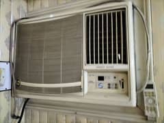 Pel window AC in very good condition