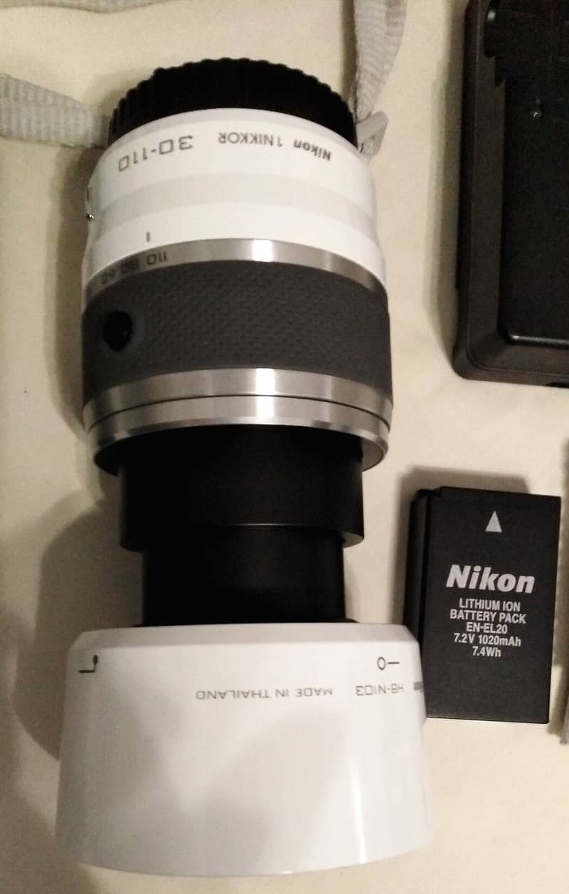 Nikon 1 J1 Mirrorless with 2 Lenses 10-30mm VR & 30-110mm VR 5
