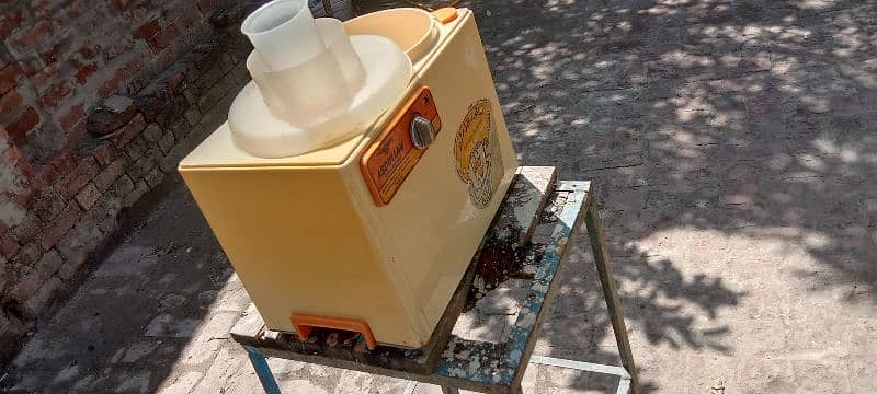 Flour Kneading Machine/ Aata gundne ki machine 2