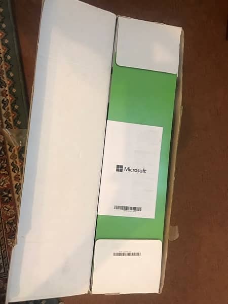 xBox 1s 1TB full Digital with genuine contollers 4