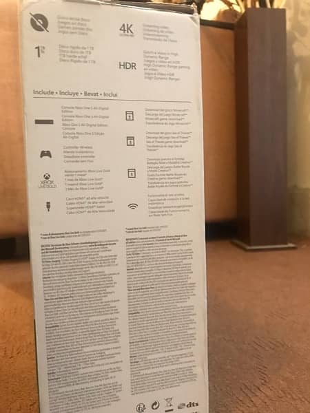 xBox 1s 1TB full Digital with genuine contollers 5