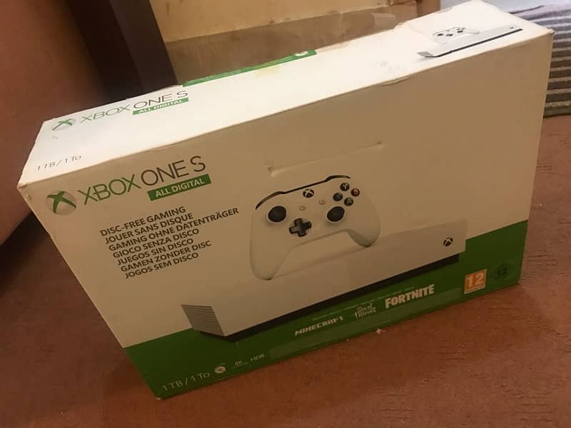 xBox 1s 1TB full Digital with genuine contollers 6