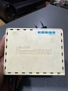 Mikrotik RouterBoard RB750Gr3 0