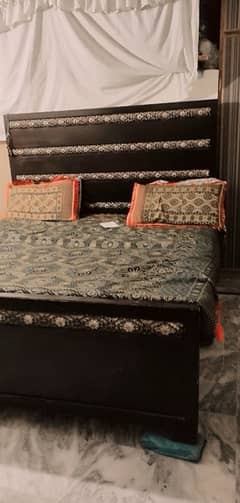 Bed/low/prize/wood/sofa/dressing/table/cheap/good/condition/double