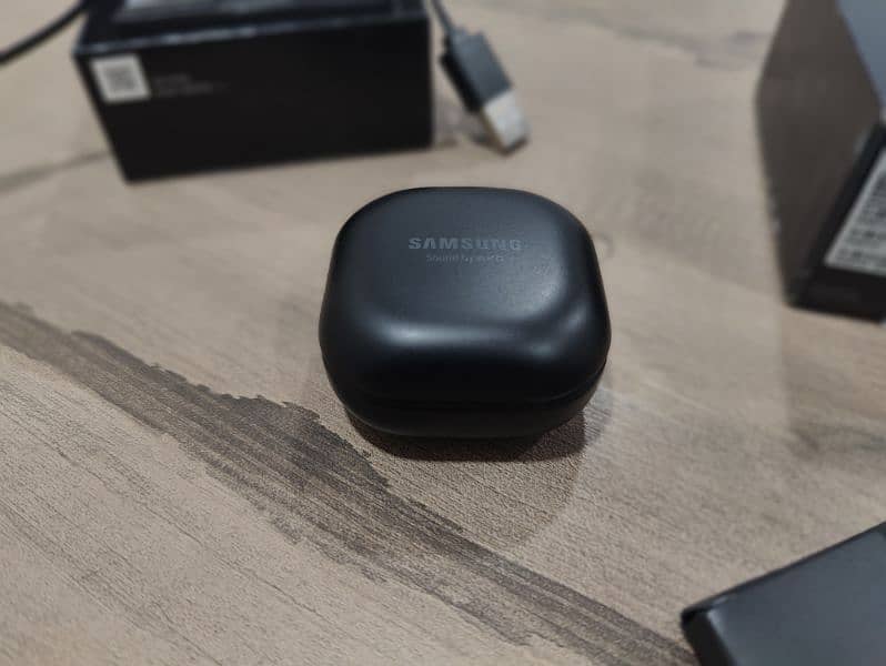 Samsung AKJ Galaxy buds brand New 5