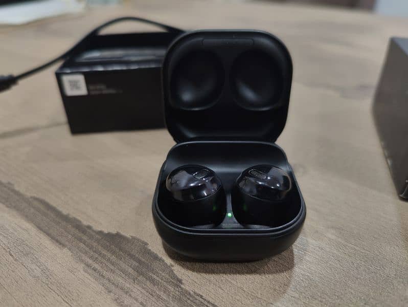 Samsung AKJ Galaxy buds brand New 6