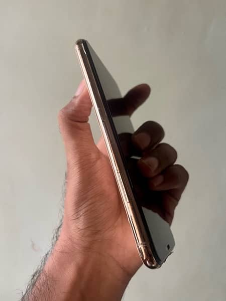 iPhone 11 pro max 64gb dual sim approved 5