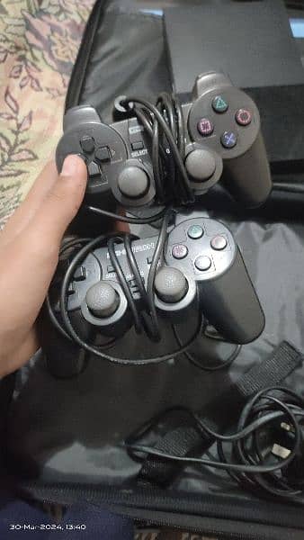 ps2 with control and mouse and cable and 1 cd 3