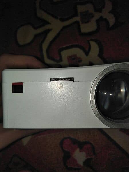 LED PROJECTER BRAND NEW 1