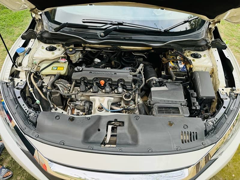 Honda Civic Oriel 1.8 VTEC CVT 9