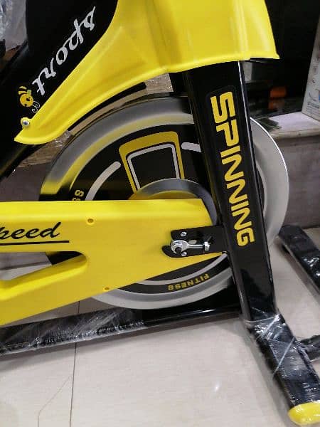 Spinning Bike Brand new for 120kg latest model with 8kg spinning wheel 4