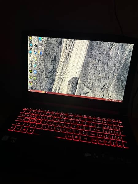 acer nitro 5 core i5 8gb ram ddr4 256 gb ssd nividia Gtx 1050 4gb ddr5 9