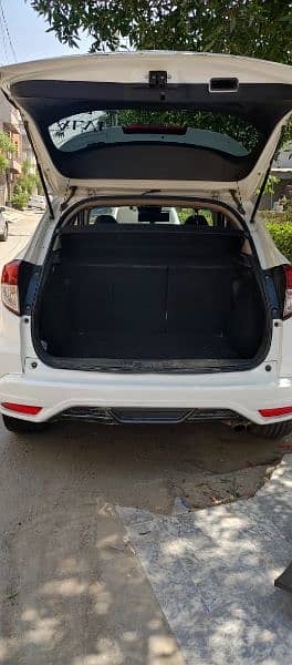 Honda Vezel Z package For Sale 3