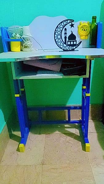 kids study table for sale . . . 0