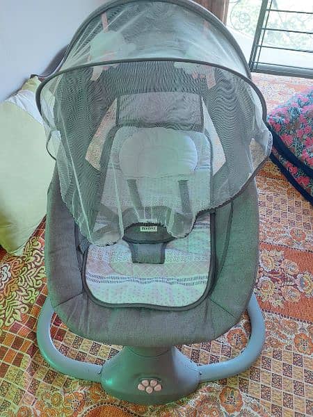 Electric baby swing/bouncer (Mastela 3 in 1)  in excellent condition 3