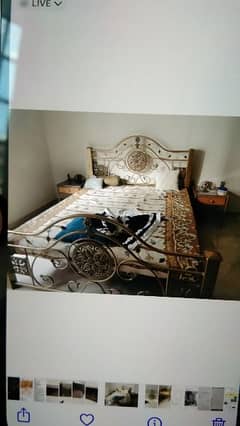 golden beautiful queen size bed selling wthout mattress