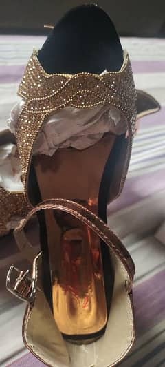 shoes of a 6-7 year old girl for sale 0
