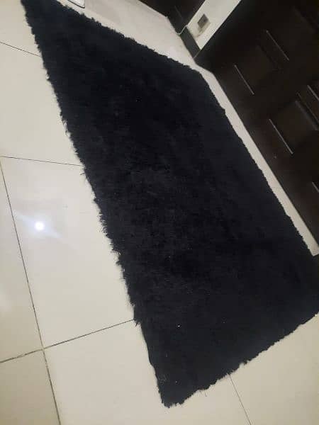 Black shaggy rug 7feet by 5feet 1
