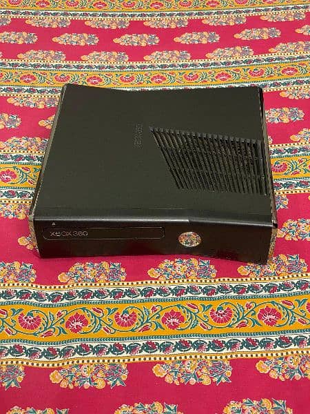 Xbox 360 slim 250 gb J tag with box (20 games+2 controllers) 0