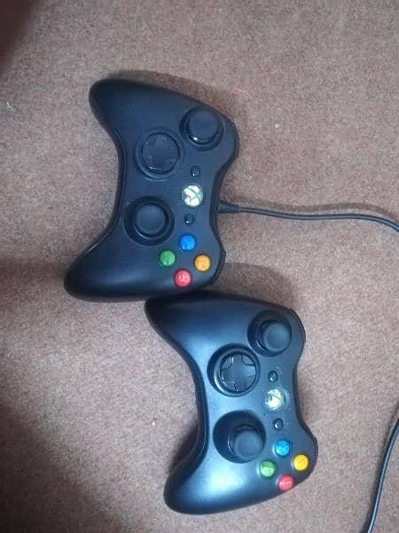 xbox 360 500GB 1 wireless controller 1 wired free 3 weeks used 10