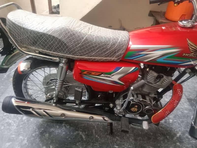 Honda 125 one hand used mint condition 1
