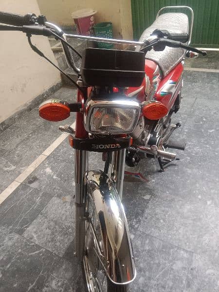 Honda 125 one hand used mint condition 3