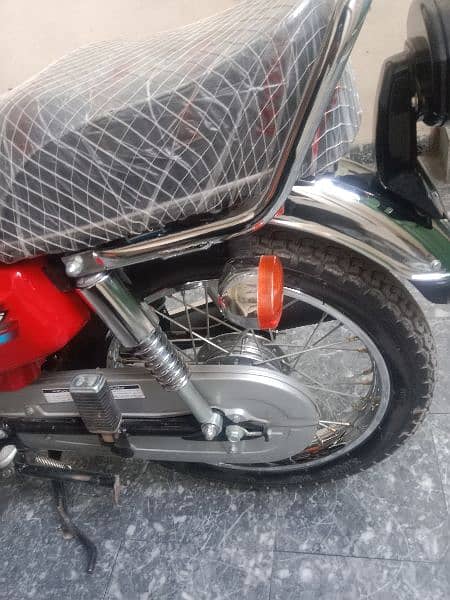 Honda 125 one hand used mint condition 7