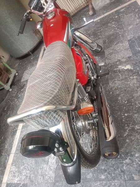 Honda 125 one hand used mint condition 8