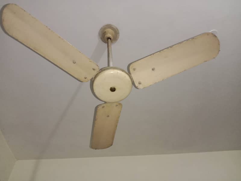6 celling fans 100% copper winding. in Good condition. 2