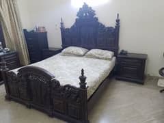 Antique style king size bed-set with two side tables,dressing