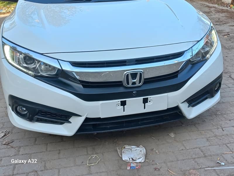 Honda civic oriel ug fully loaded 2018 8