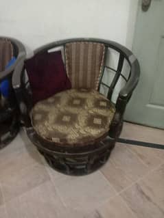 5 seater sofa, antique style, very good in condition.