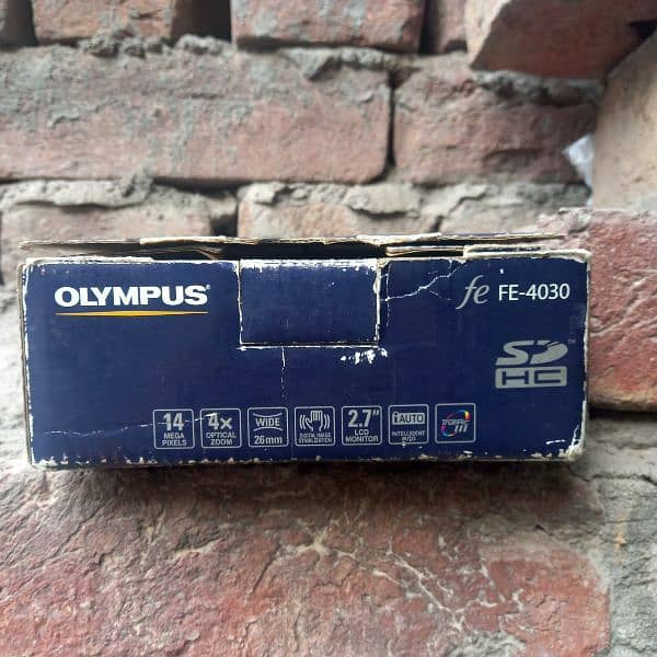OLYMPUS FE-4030 DIGITAL CAMERA 12